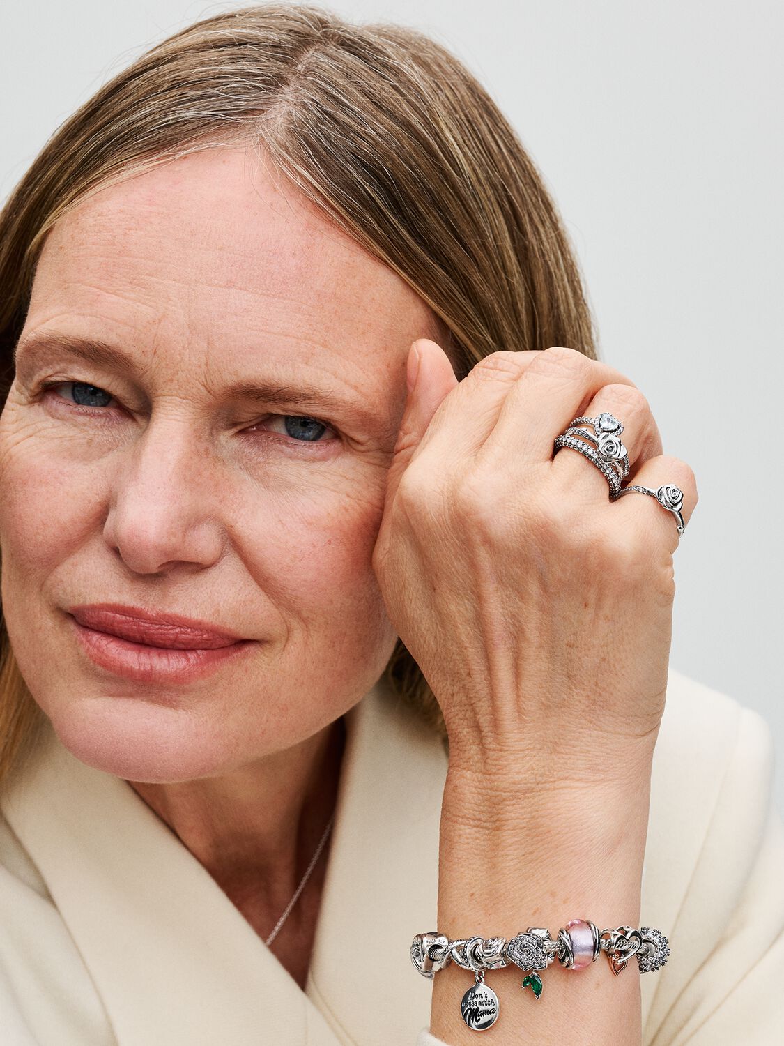 Q224_C_PDP_Model_Styled_15_1x1_RGB