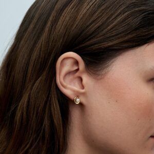 Q224_D_PDP_Model_Single_01_1x1_RGB