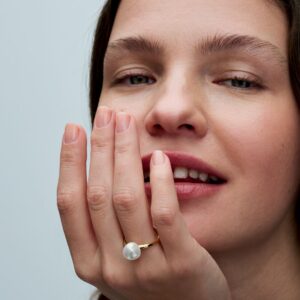 Q224_D_PDP_Model_Single_05_1x1_RGB