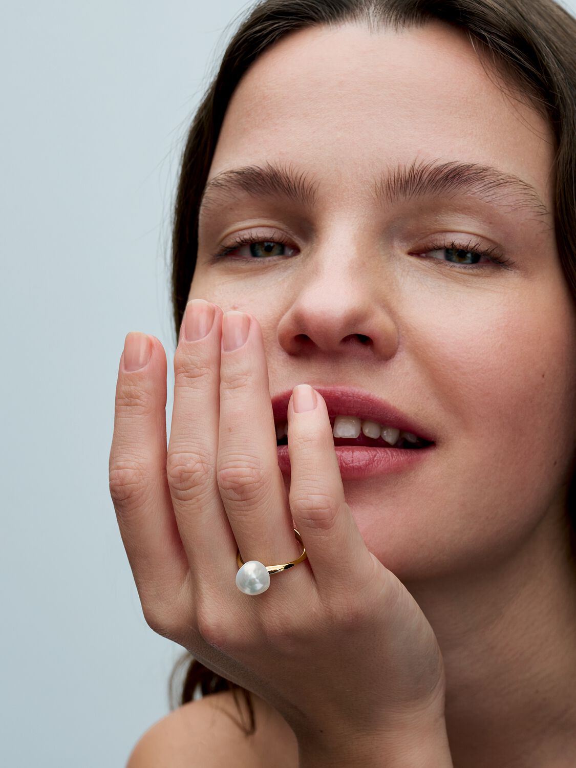 Q224_D_PDP_Model_Single_05_1x1_RGB