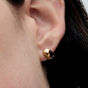 Q224_D_PDP_Model_Single_100_1x1_RGB_earring