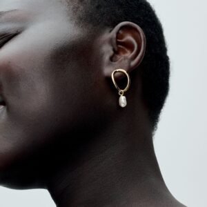 Q224_D_PDP_Model_Single_25_1x1_RGB