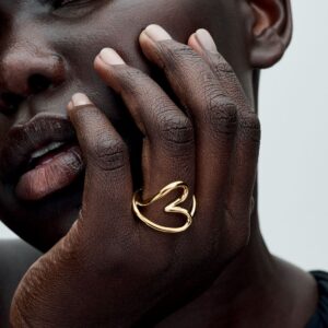 Q224_D_PDP_Model_Single_41_1x1_RGB