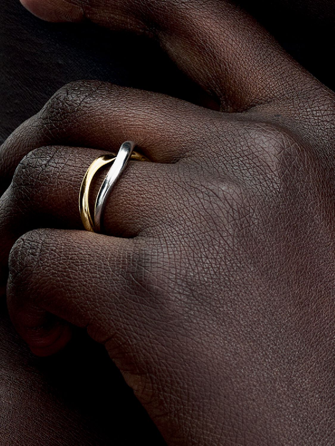 Q224_D_PDP_Model_Single_42_1x1_RGB_ring