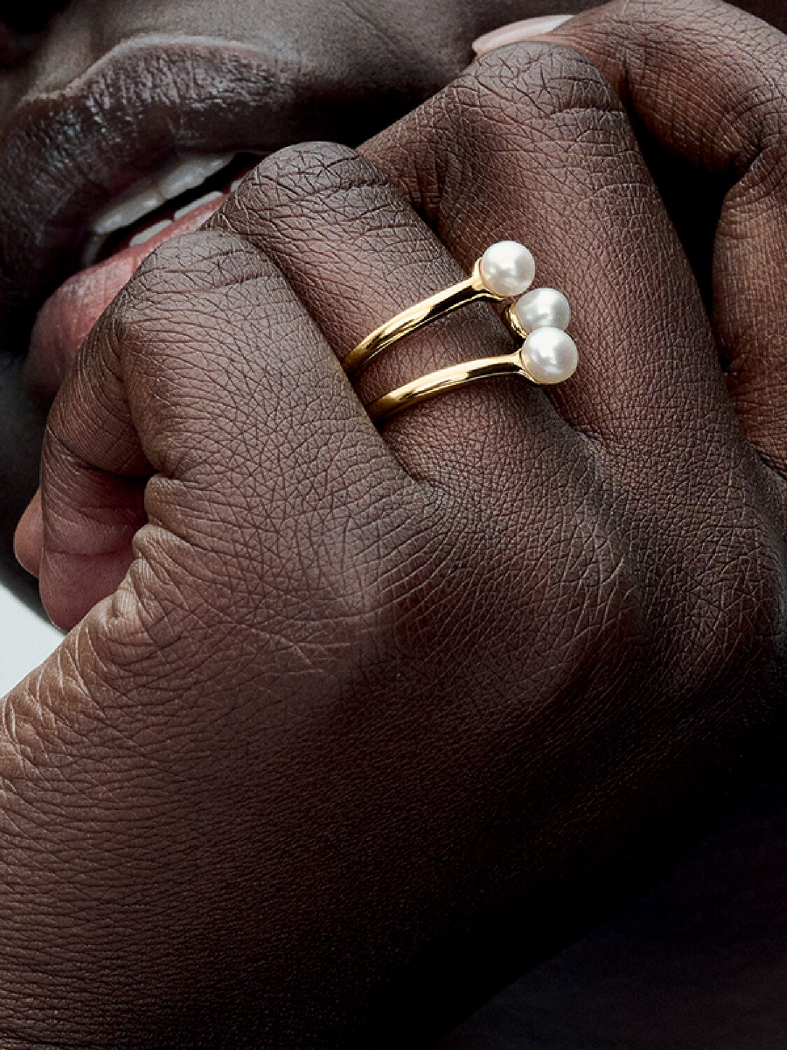 Q224_D_PDP_Model_Single_43_1x1_RGB_ring