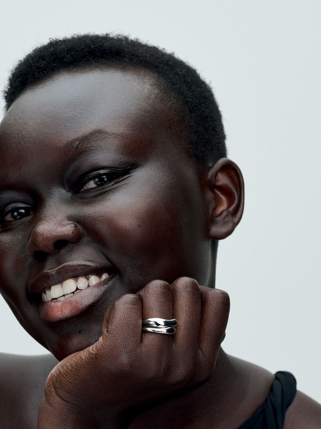 Q224_D_PDP_Model_Single_44_1x1_RGB