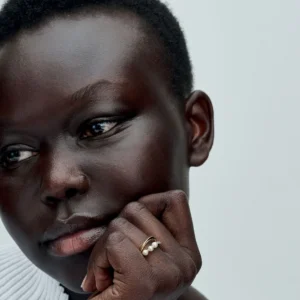 Q224_D_PDP_Model_Single_50_1x1_RGB