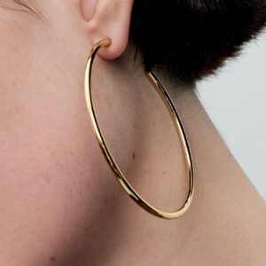 Q224_D_PDP_Model_Single_97_1x1_RGB_earring