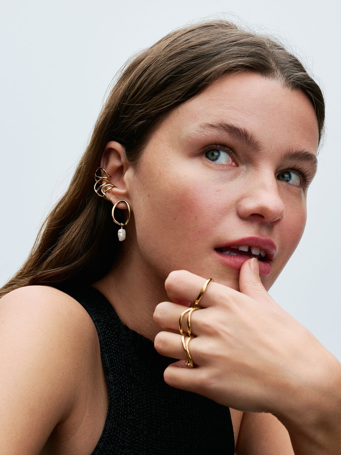 Q224_D_PDP_Model_Styled_01_1x1_RGB