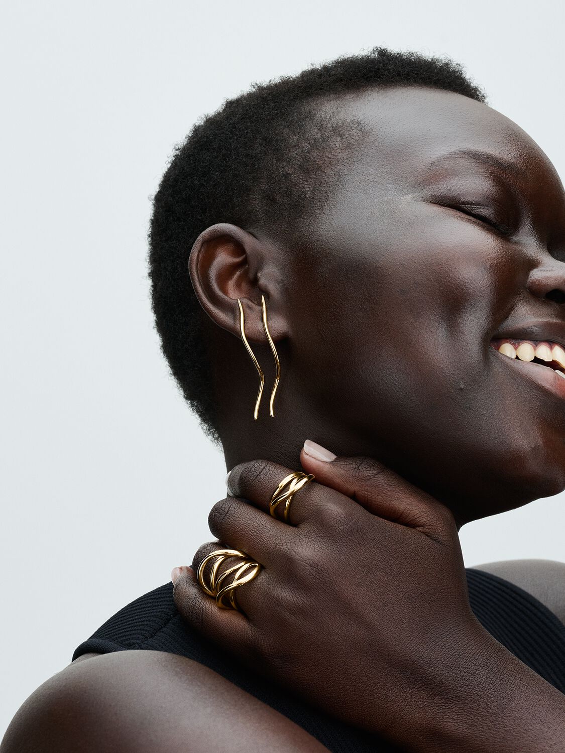 Q224_D_PDP_Model_Styled_11_1x1_RGB