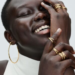 Q224_D_PDP_Model_Styled_14_1x1_RGB