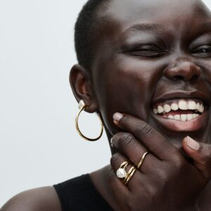 Q224_D_PDP_Model_Styled_18_1x1_RGB