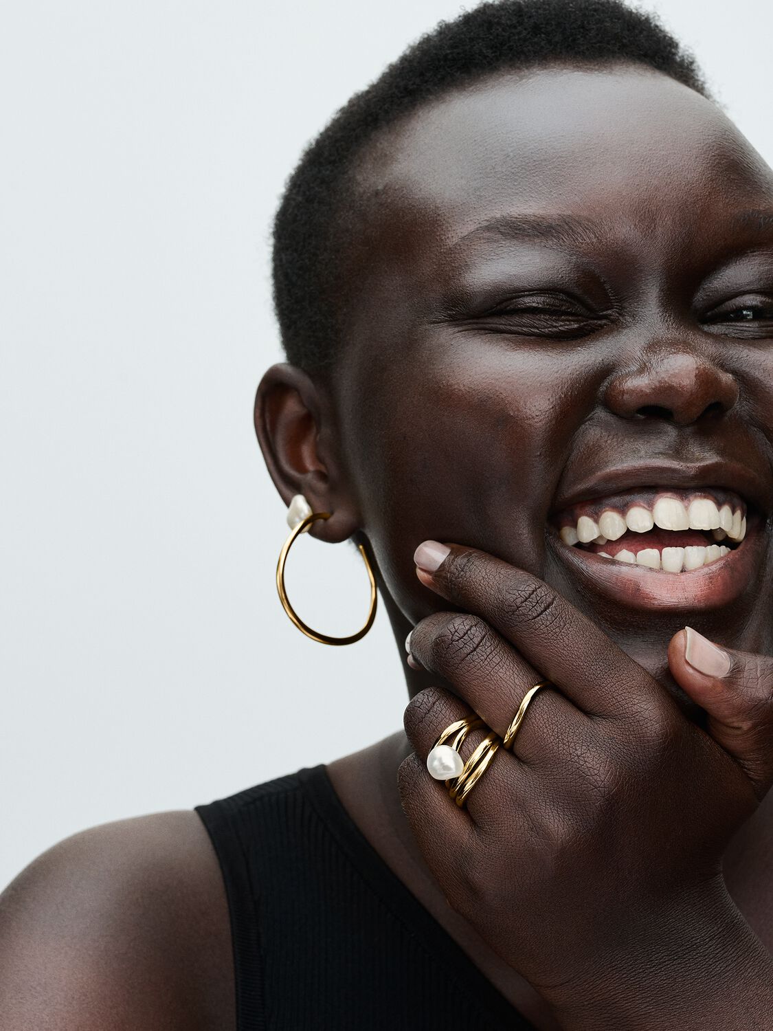 Q224_D_PDP_Model_Styled_18_1x1_RGB