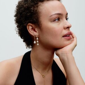 Q224_D_PDP_Model_Styled_21_1x1_RGB