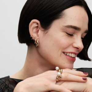 Q224_D_PDP_Model_Styled_31_1x1_RGB