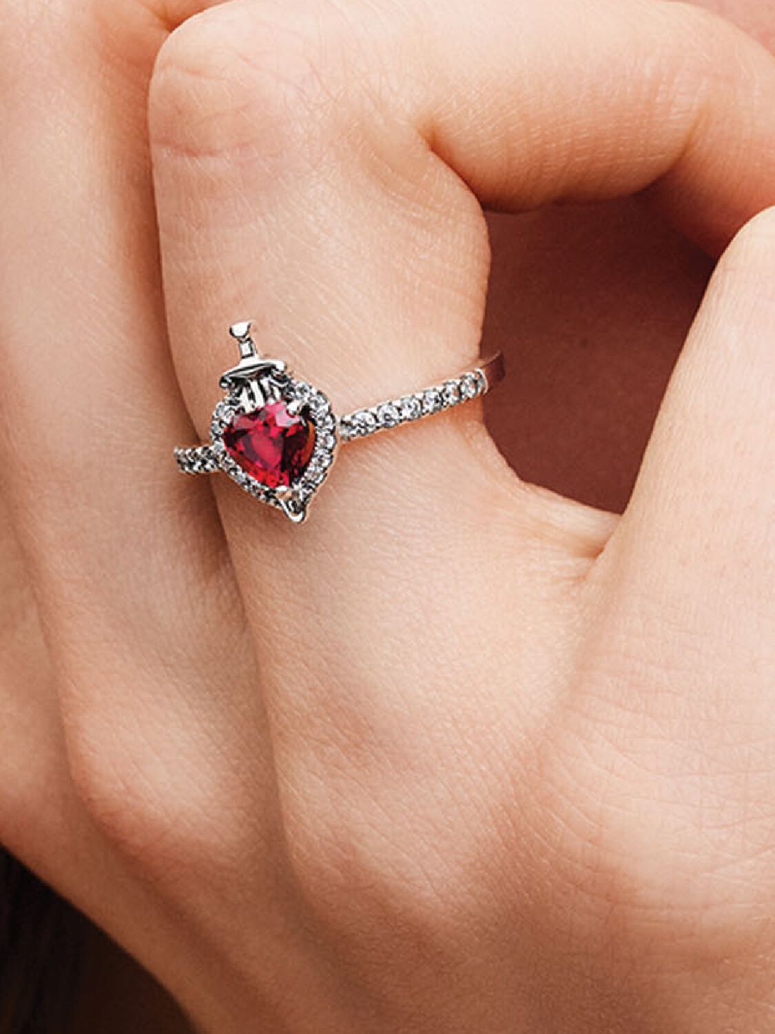 Q324_E_PDP_MODEL_SINGLE_04_1x1_RGB_ring