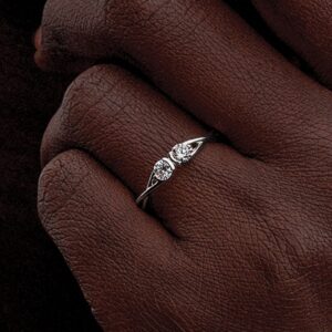 Q324_NOVA_PDP_MODEL_SINGLE_192582C01_SS_1x1_RGB_ring