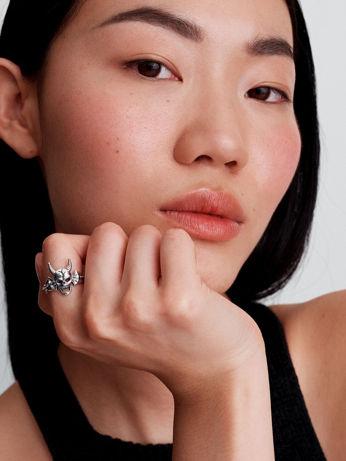 Q424_G_PDP_MODEL_SINGLE_02_1x1_RGB