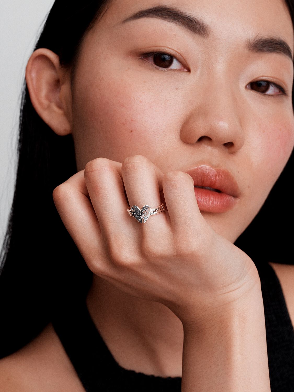 Q424_G_PDP_MODEL_SINGLE_03_1x1_RGB