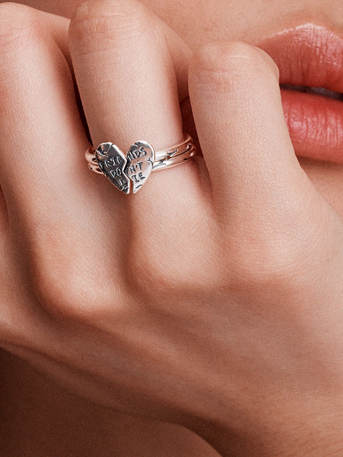 Q424_G_PDP_MODEL_SINGLE_03_1x1_RGB_ring