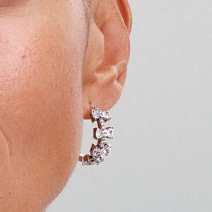 Q424_G_PDP_MODEL_SINGLE_30_1x1_RGB_earring