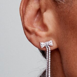 Q424_G_PDP_MODEL_SINGLE_45_1x1_RGB_earring