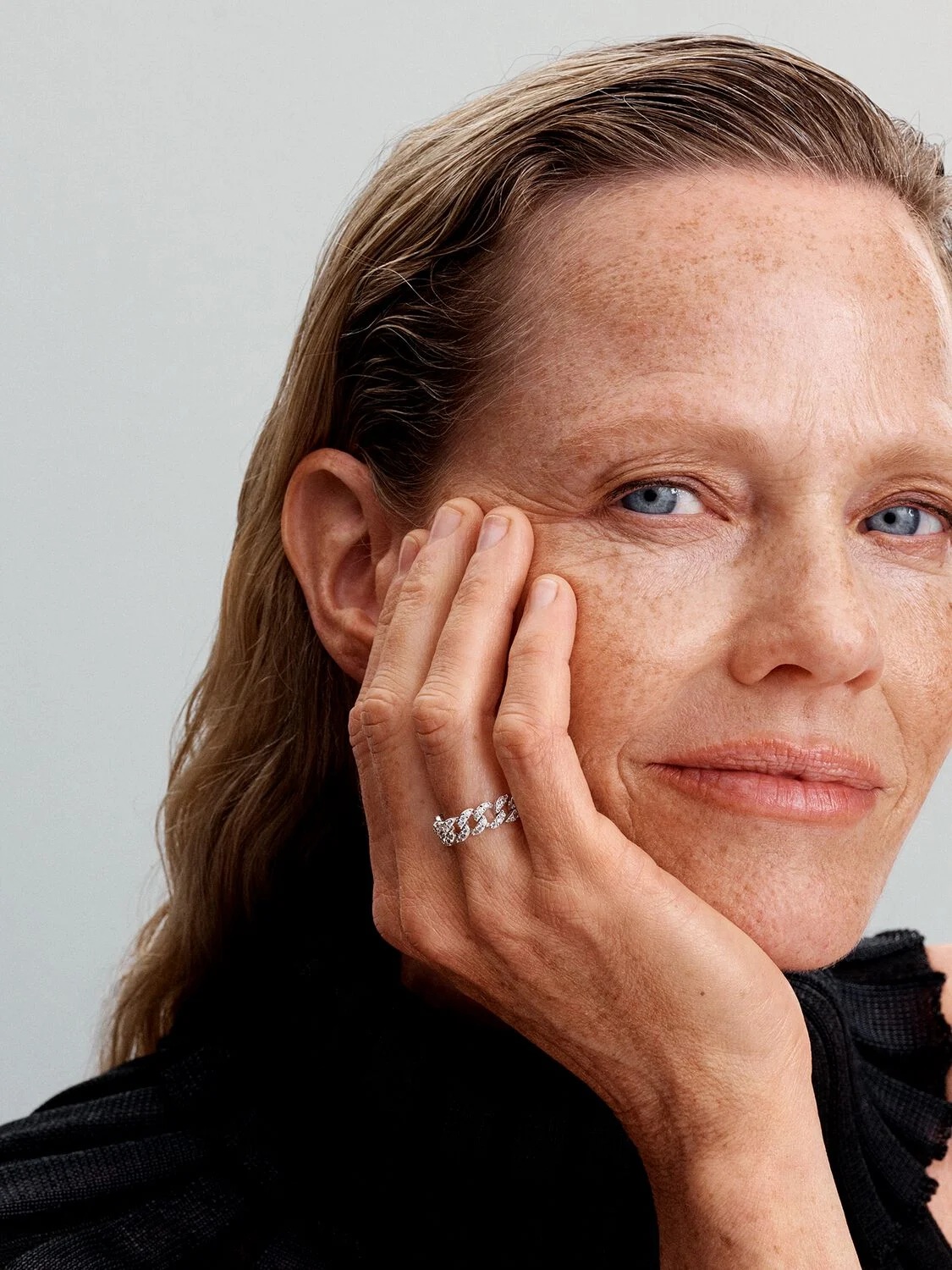 Q424_G_PDP_MODEL_SINGLE_62_1x1_RGB