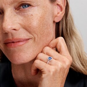 Q424_G_PDP_MODEL_SINGLE_67_1x1_RGB