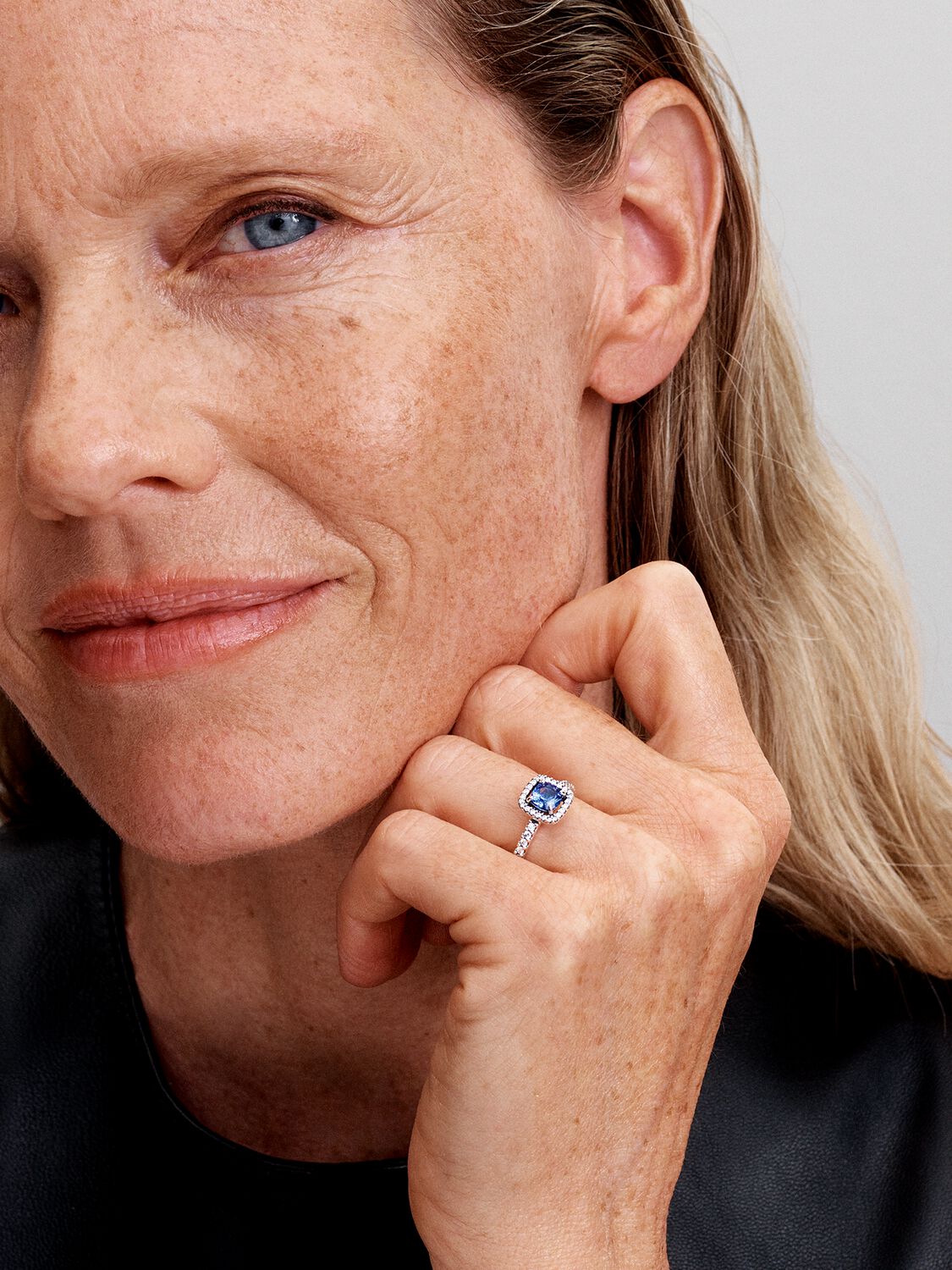 Q424_G_PDP_MODEL_SINGLE_67_1x1_RGB