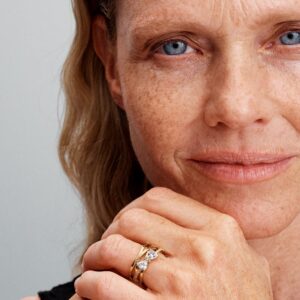 Q424_G_PDP_MODEL_SINGLE_84_1x1_RGB