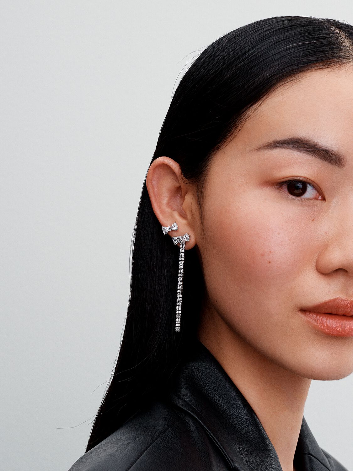 Q424_G_PDP_MODEL_STYLED_02_1x1_RGB