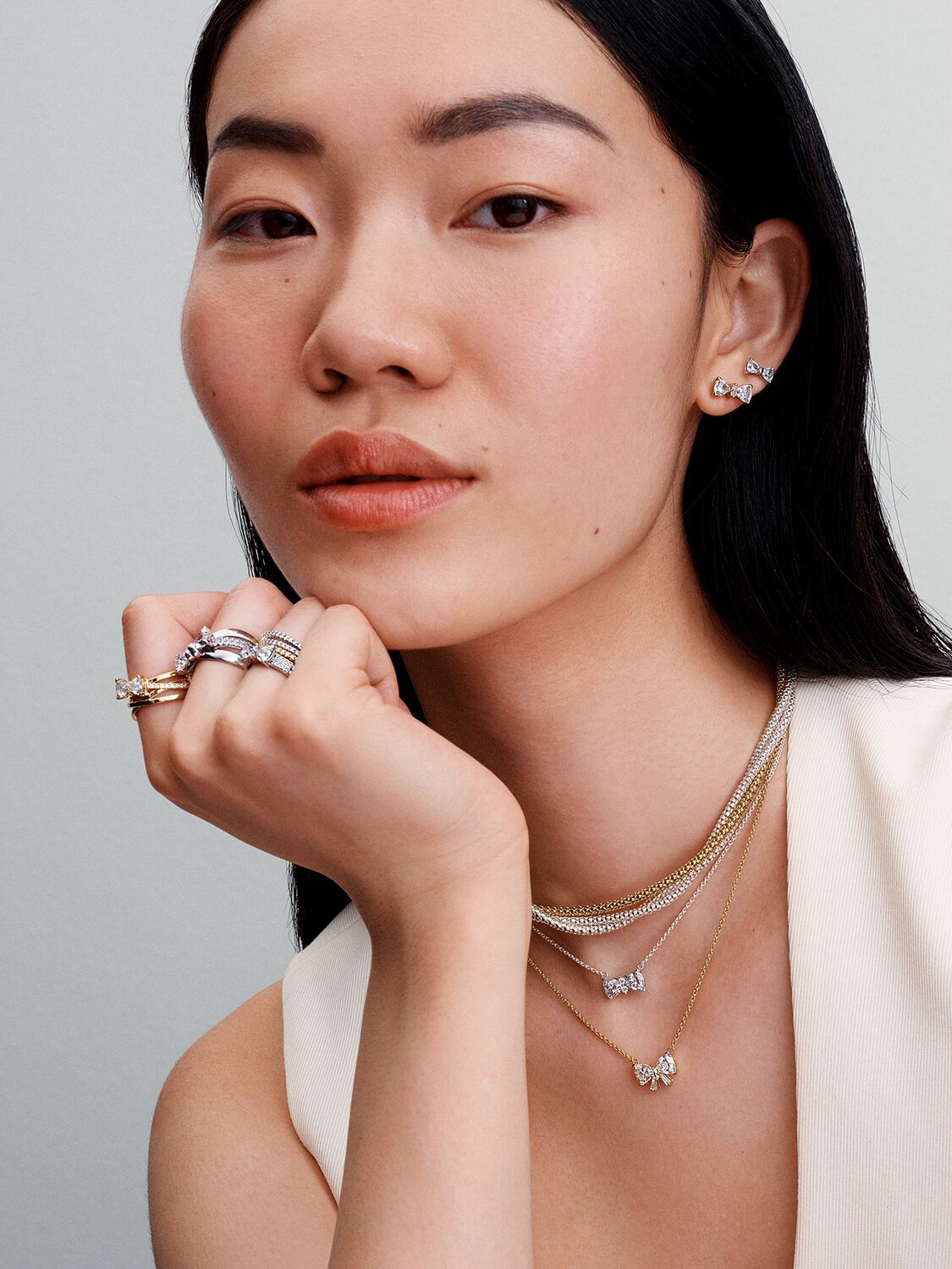 Q424_G_PDP_MODEL_STYLED_07_1x1_RGB