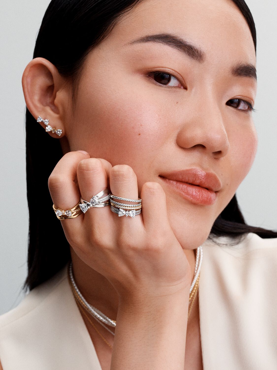 Q424_G_PDP_MODEL_STYLED_08_1x1_RGB