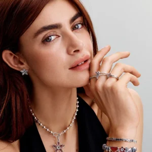 Q424_G_PDP_MODEL_STYLED_11_1x1_RGB