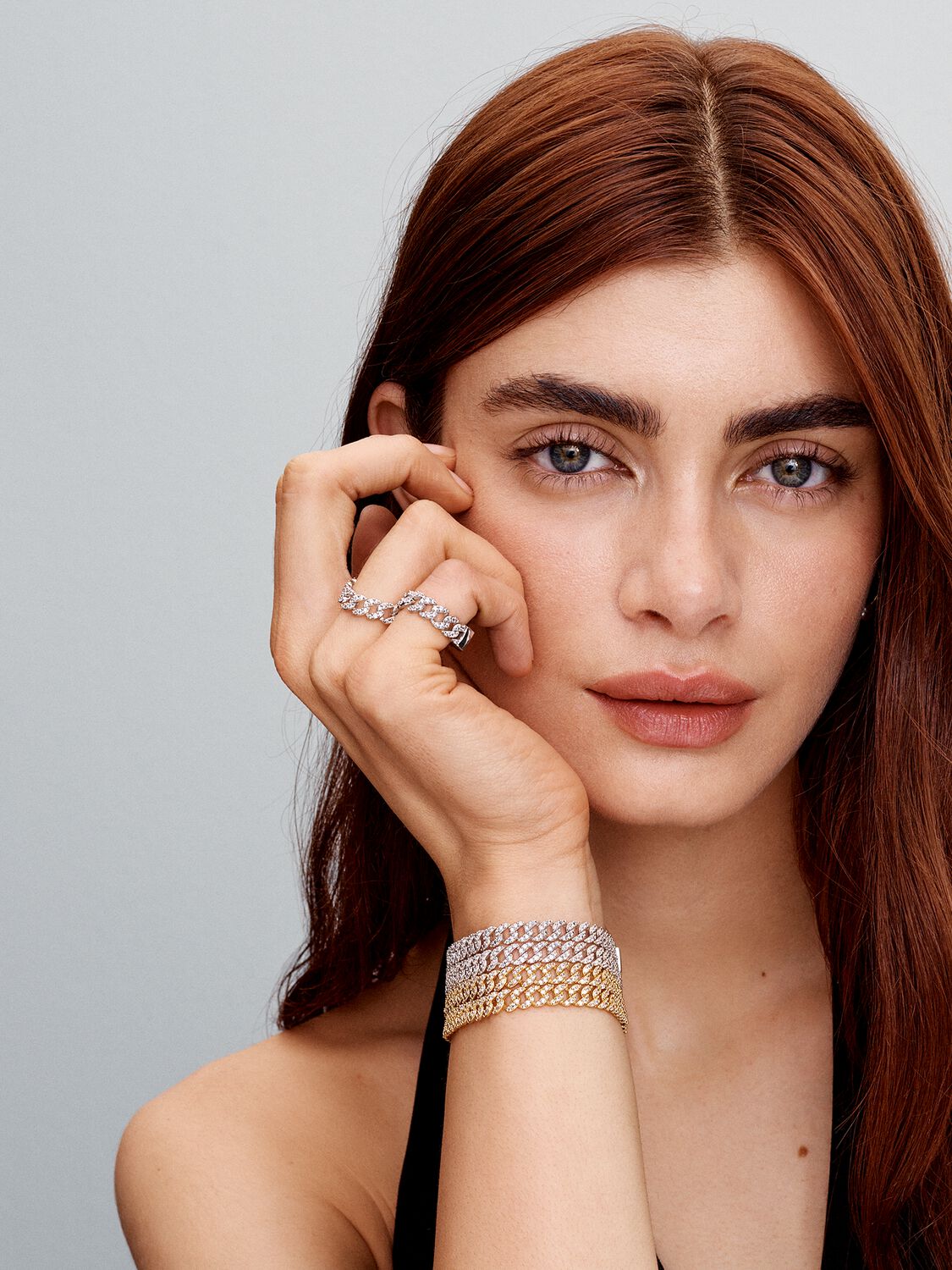 Q424_G_PDP_MODEL_STYLED_12_1x1_RGB