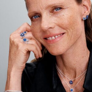 Q424_G_PDP_MODEL_STYLED_25_1x1_RGB