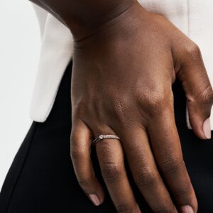 SS24_A_PDP_Model_Single_10_1x1_RGB