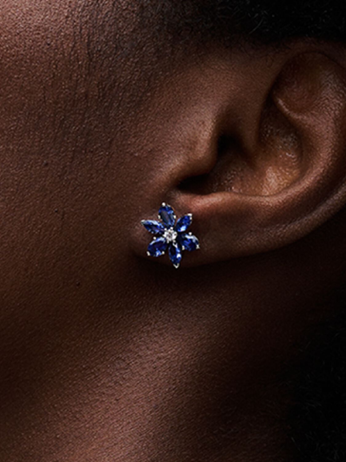 SS24_A_PDP_Model_Single_25_1x1_RGB_earring