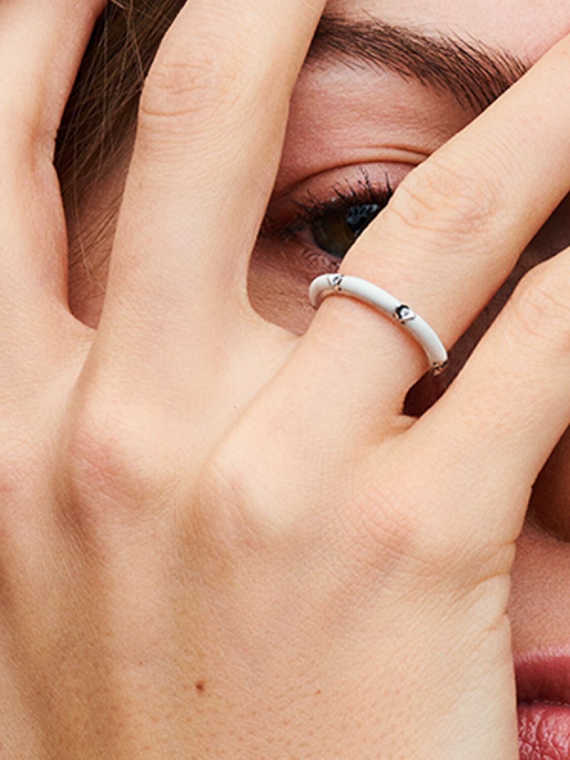 SS24_A_PDP_Model_Single_48_1x1_RGB_ring