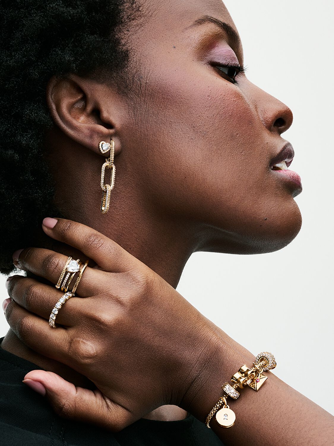 SS24_A_PDP_Model_Styled_01_1x1_RGB