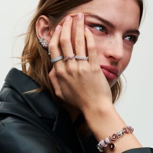 SS24_A_PDP_Model_Styled_08_1x1_RGB