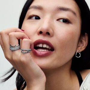 SS24_A_PDP_Model_Styled_22_1x1_RGB