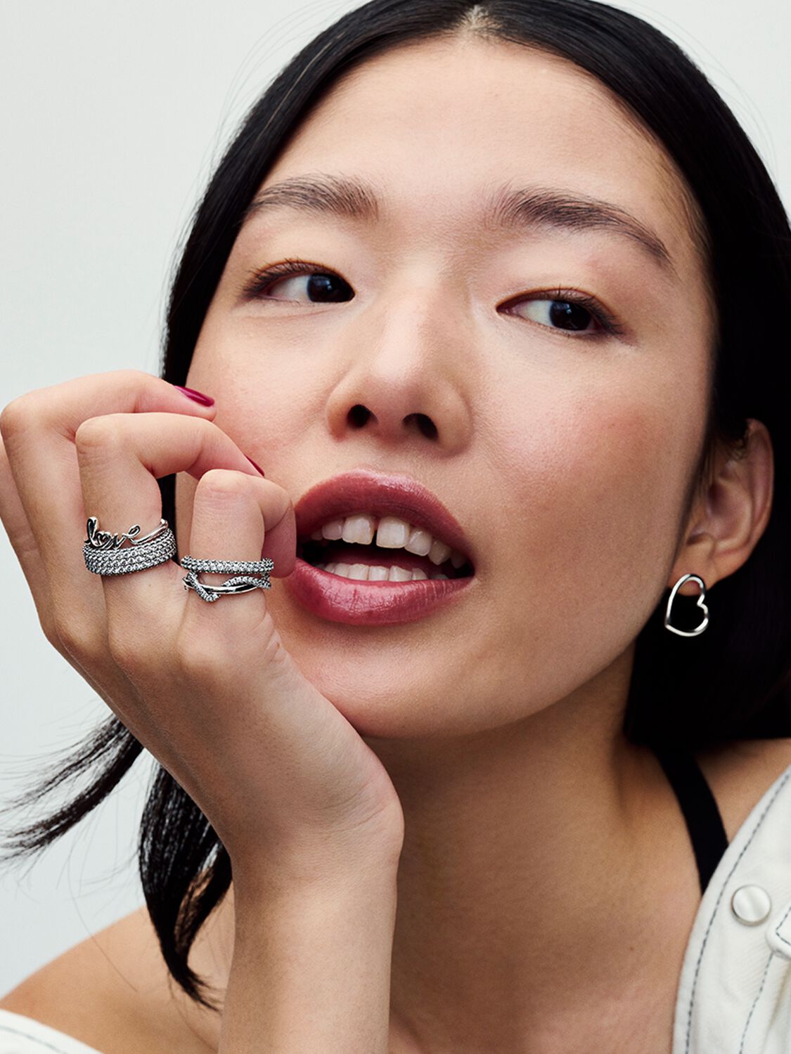 SS24_A_PDP_Model_Styled_22_1x1_RGB