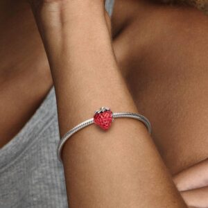 791681C01_ABC123_MODEL_eCOM_02_RGB