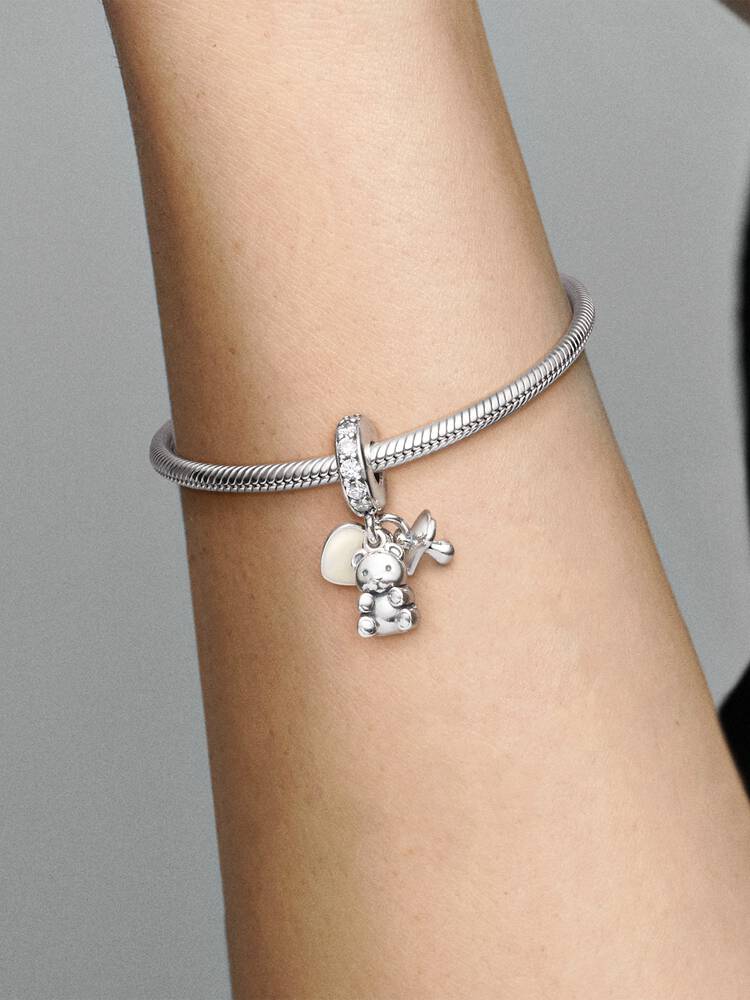 792100CZ_ABC123_MODEL_eCOM_02_RGB