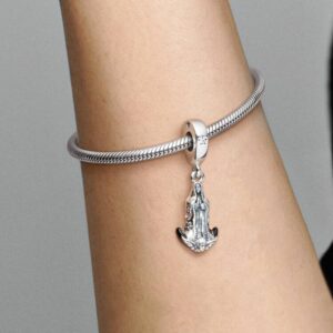 799646C01_ABC123_MODEL_eCOM_02_RGB