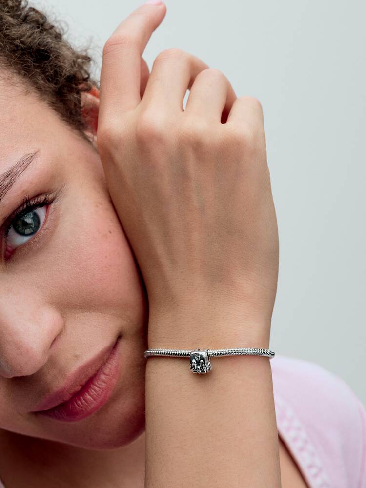 Q224_D_PDP_Model_Single_71_1x1_RGB