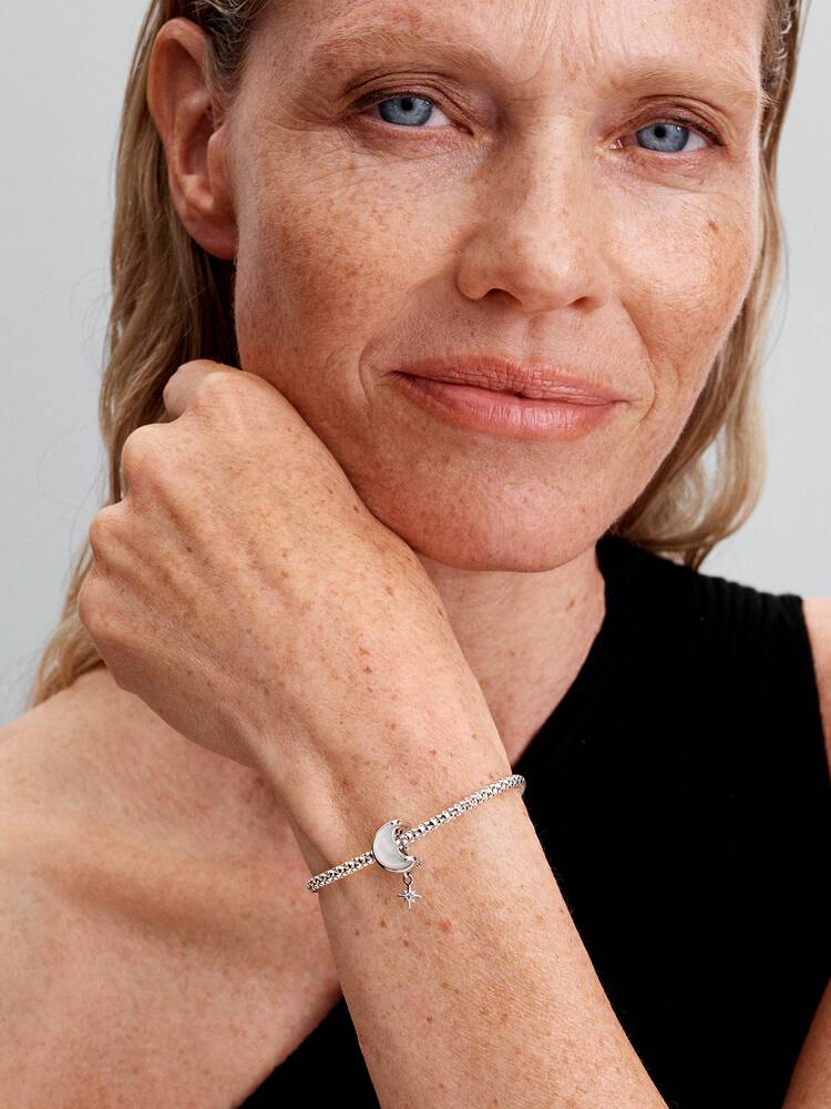 Q424_G_PDP_MODEL_SINGLE_80_1x1_RGB